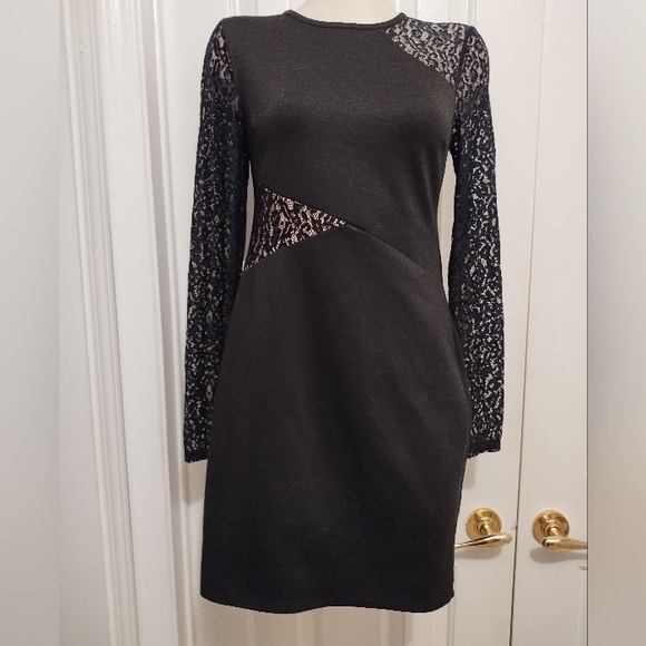 BCBGMaxAzria Dresses & Skirts - BCBG MaxAzria Stunning little back cocktail dress